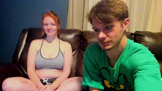 Snapshot of LoversUnleashedXO chatting on October 2025 03:32:02 AM LoversUnleashedXO online show from October 2025 03:32:02 AM