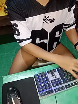 Snapshot of Hot_cutiepie chatting on July 2026 04:41:01 AM Hot cutiepie online show from July 2026 04:41:01 AM