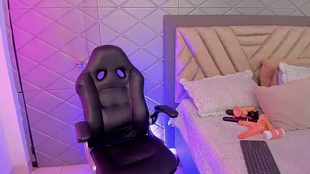 AriannaCooperr online show from December 2025 05:13:01 AM