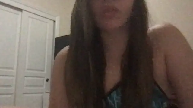 Snapshot of bunnygorl12 chatting on October 2025 06:04:02 AM bunnygorl12 online show from October 2025 06:04:02 AM