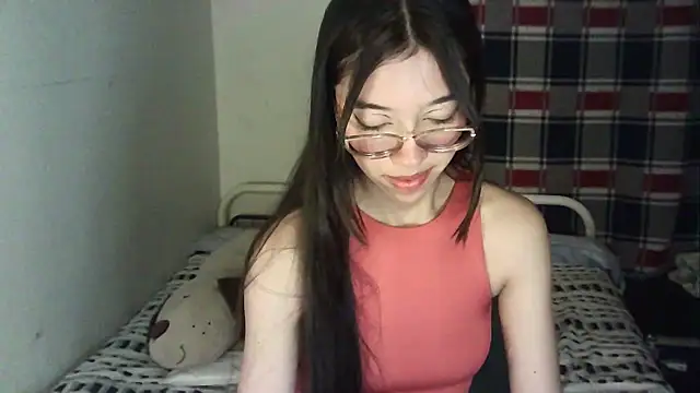 Snapshot of Mikha_Ela chatting on October 2025 06:25:01 AM Mikha Ela online show from October 2025 06:25:01 AM