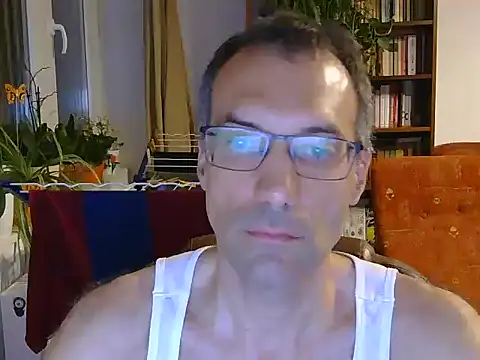 Snapshot of shsfdfl52 chatting on October 2025 06:15:02 PM shsfdfl52 online show from October 2025 06:15:02 PM