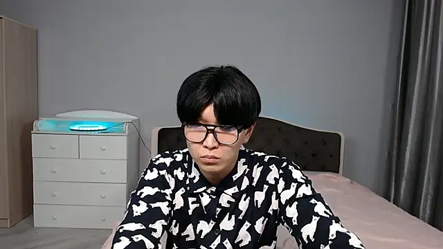 KaiChicken online show from December 2025 08:04:02 PM