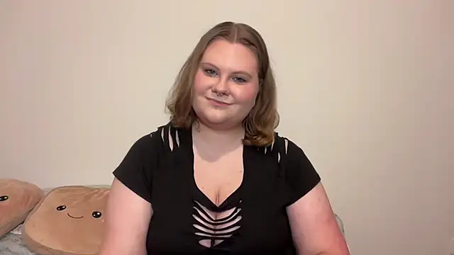 Snapshot of BriannaFlirty chatting on November 2025 07:16:01 PM BriannaFlirty online show from November 2025 07:16:01 PM