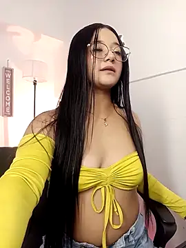 Snapshot of Alana-sweet chatting on November 2025 04:17:02 PM Alana-sweet online show from November 2025 04:17:02 PM