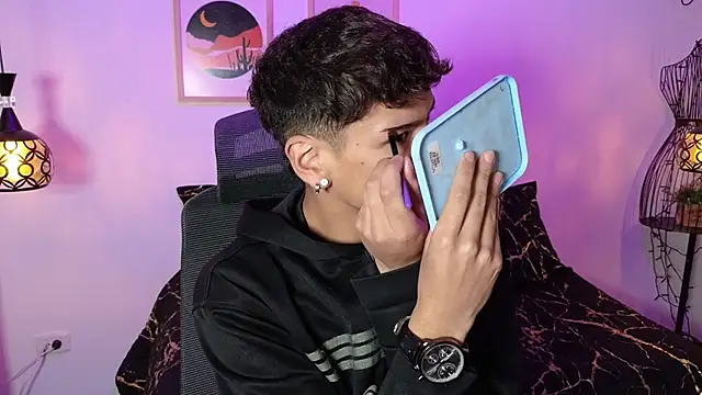 kevienmiet online show from October 2025 11:31:02 AM