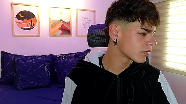 kevienmiet online show from October 2025 12:06:02 PM