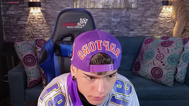 kevienmiet online show from October 2025 11:56:02 AM