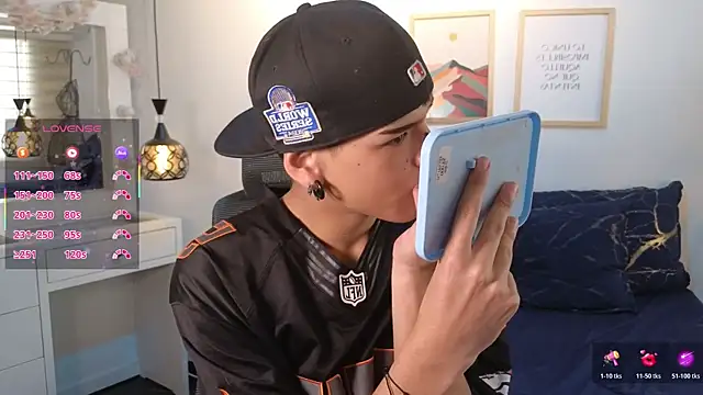 kevienmiet online show from October 2025 11:55:01 AM