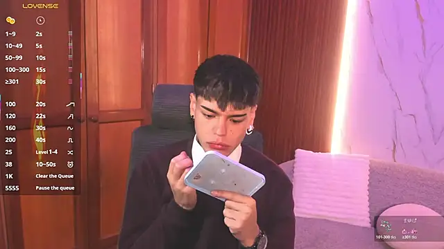 kevienmiet online show from November 2025 11:43:01 AM