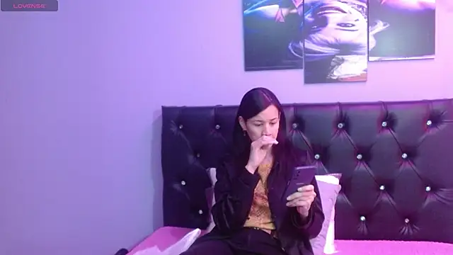 Snapshot of Jazmin_ny chatting on October 2025 01:51:01 PM Jazmin ny online show from October 2025 01:51:01 PM