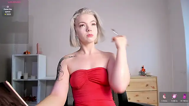 Snapshot of MelinMonro chatting on November 2025 03:16:02 AM MelinMonro online show from November 2025 03:16:02 AM