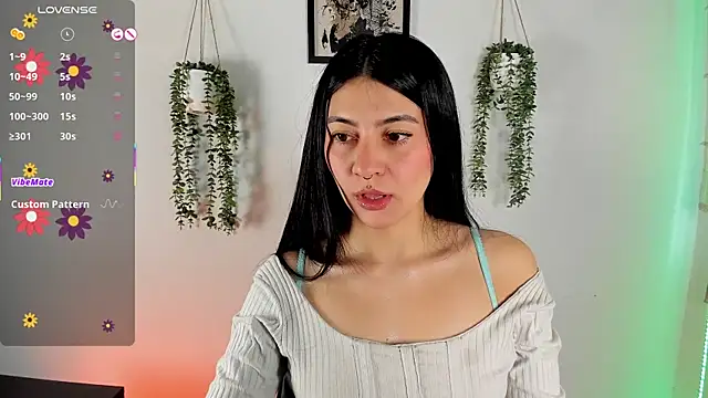 Snapshot of emma-green0 chatting on October 2025 12:01:02 PM emma-green0 online show from October 2025 12:01:02 PM