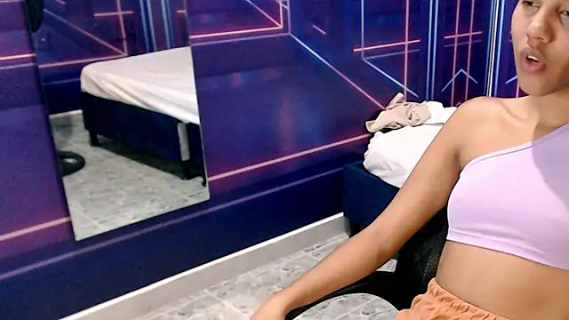 Snapshot of Tainara_ebony chatting on November 2025 08:09:01 PM Tainara ebony online show from November 2025 08:09:01 PM