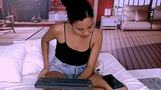 Snapshot of Tainara_ebony chatting on November 2025 08:24:01 AM Tainara ebony online show from November 2025 08:24:01 AM