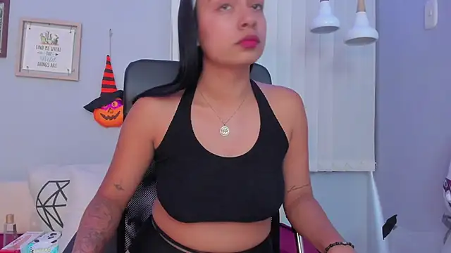 Snapshot of Lilo_Rose chatting on October 2025 07:16:02 PM Lilo Rose online show from October 2025 07:16:02 PM