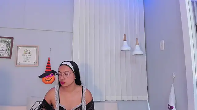 Snapshot of Lilo_Rose chatting on October 2025 01:23:04 PM Lilo Rose online show from October 2025 01:23:04 PM