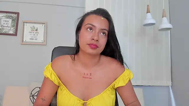 Snapshot of Lilo_Rose chatting on November 2025 06:30:02 PM Lilo Rose online show from November 2025 06:30:02 PM