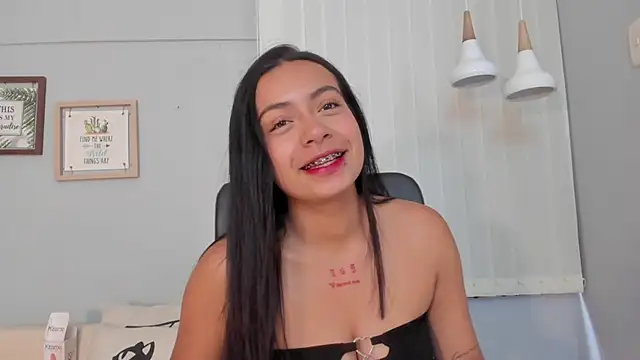 Snapshot of Lilo_Rose chatting on November 2025 12:16:01 PM Lilo Rose online show from November 2025 12:16:01 PM