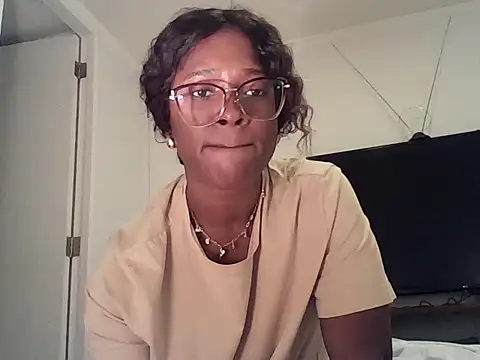 Snapshot of Bren033 chatting on October 2025 11:53:01 PM Bren033 online show from October 2025 11:53:01 PM