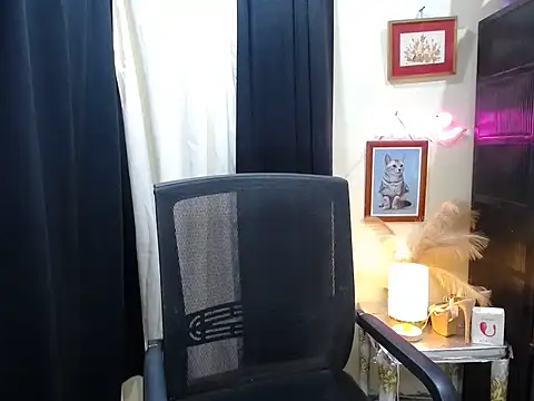 Snapshot of Kylaanne chatting on November 2025 01:16:02 AM Kylaanne online show from November 2025 01:16:02 AM