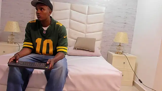 Snapshot of jax_black chatting on November 2025 07:01:02 PM jax black online show from November 2025 07:01:02 PM