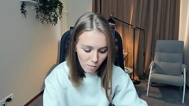 Snapshot of TienKnous chatting on October 2025 10:24:02 AM TienKnous online show from October 2025 10:24:02 AM