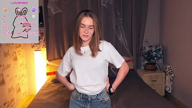 Snapshot of TienKnous chatting on November 2025 07:03:01 PM TienKnous online show from November 2025 07:03:01 PM