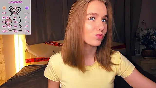 Snapshot of TienKnous chatting on November 2025 07:13:01 PM TienKnous online show from November 2025 07:13:01 PM