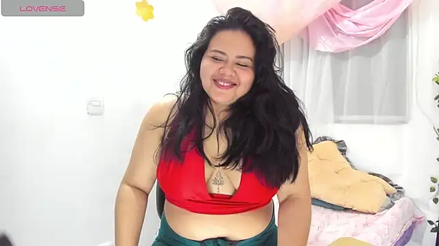 Snapshot of Tania_cruz_ chatting on March 2026 03:12:02 AM Tania cruz online show from March 2026 03:12:02 AM