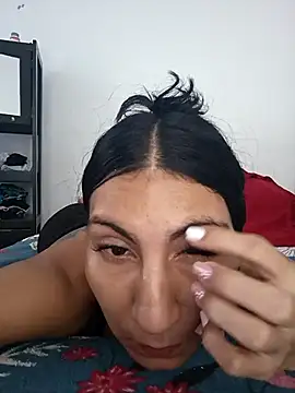 Lucyfoox online show from October 2025 03:43:01 PM