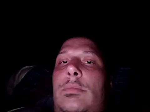 Snapshot of macKnd chatting on November 2025 07:27:01 PM macKnd online show from November 2025 07:27:01 PM