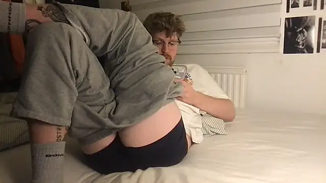 Angus80085 online show from October 2025 08:55:02 PM