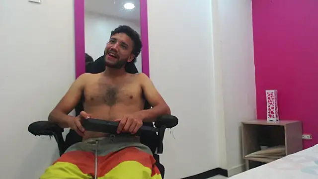 Juan FelipeX01 online show from October 2025 03:31:02 PM