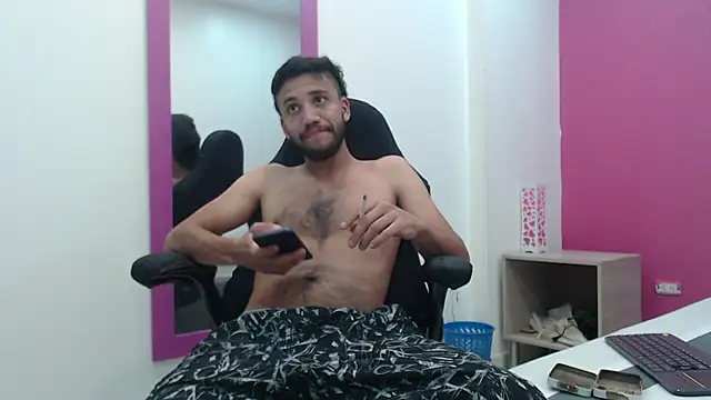 Juan FelipeX01 online show from October 2025 03:34:01 PM