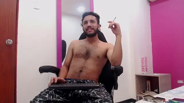 Juan FelipeX01 online show from November 2025 05:01:02 PM