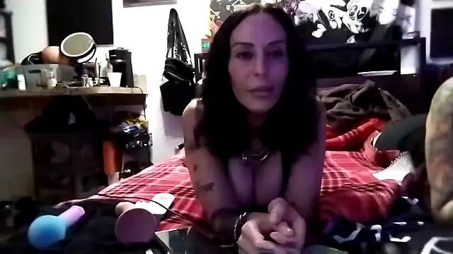 Snapshot of inkdhollow1 chatting on November 2025 11:36:02 PM inkdhollow1 online show from November 2025 11:36:02 PM