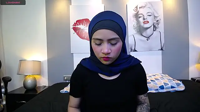 Snapshot of Neesha__ chatting on November 2025 08:44:01 PM Neesha online show from November 2025 08:44:01 PM