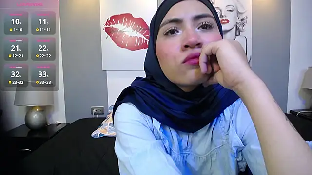 Snapshot of Neesha__ chatting on November 2025 09:48:02 PM Neesha online show from November 2025 09:48:02 PM