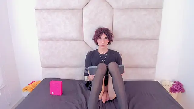 Snapshot of Scaarlett_22_ chatting on October 2025 06:08:01 PM Scaarlett 22 online show from October 2025 06:08:01 PM