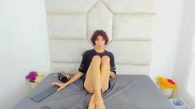 Snapshot of Scaarlett_22_ chatting on November 2025 05:55:02 PM Scaarlett 22 online show from November 2025 05:55:02 PM