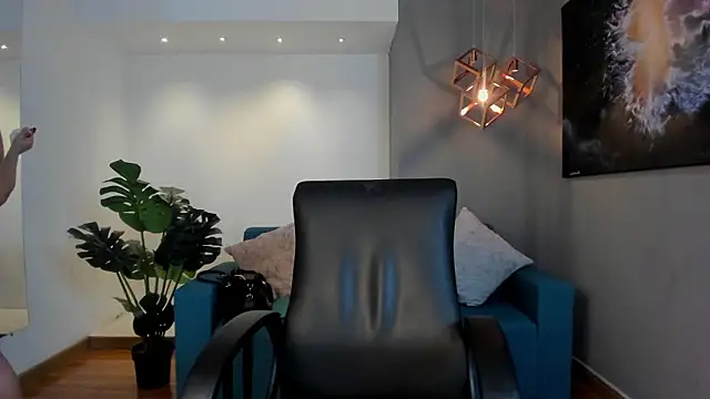 Snapshot of VenusCooper chatting on February 2026 08:40:01 PM VenusCooper online show from February 2026 08:40:01 PM