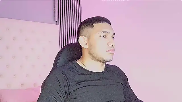 Snapshot of venedic_bull chatting on October 2025 08:20:02 PM venedic bull online show from October 2025 08:20:02 PM