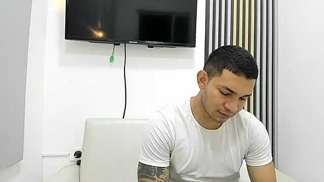 Snapshot of venedic_bull chatting on October 2025 10:09:02 PM venedic bull online show from October 2025 10:09:02 PM