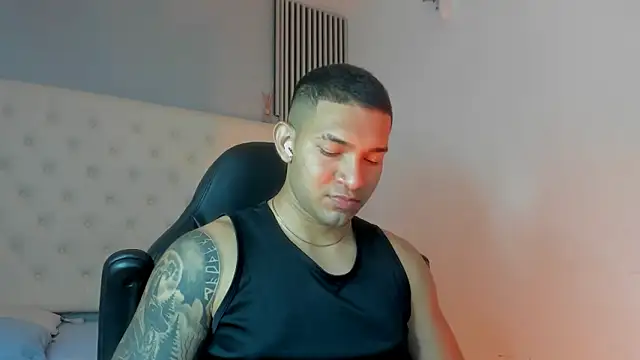 Snapshot of venedic_bull chatting on February 2026 03:43:01 AM venedic bull online show from February 2026 03:43:01 AM