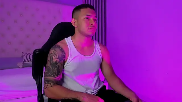 Snapshot of venedic_bull chatting on February 2026 03:23:01 AM venedic bull online show from February 2026 03:23:01 AM