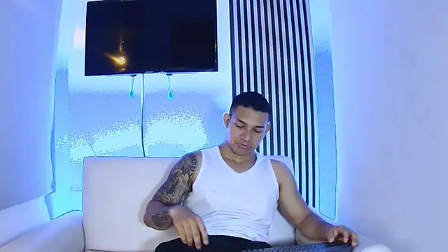 Snapshot of venedic_bull chatting on February 2026 03:47:02 AM venedic bull online show from February 2026 03:47:02 AM