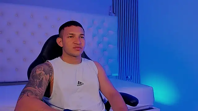 Snapshot of venedic_bull chatting on February 2026 02:43:01 AM venedic bull online show from February 2026 02:43:01 AM