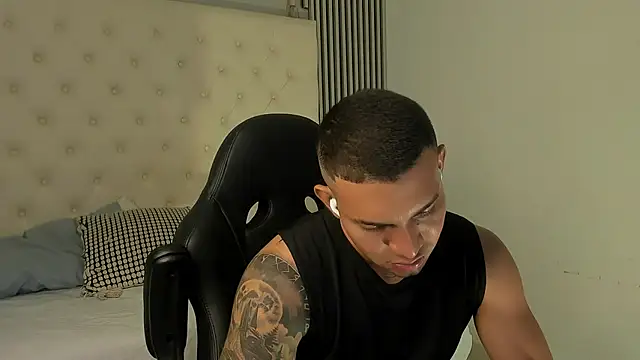 Snapshot of venedic_bull chatting on February 2026 04:57:02 AM venedic bull online show from February 2026 04:57:02 AM