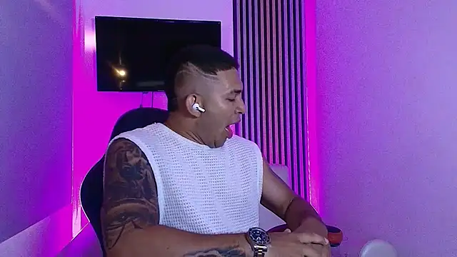 Snapshot of venedic_bull chatting on March 2026 09:01:02 PM venedic bull online show from March 2026 09:01:02 PM